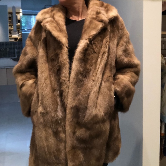 The Most Versatile Fur Coat Ever! - Picture 4 of 16